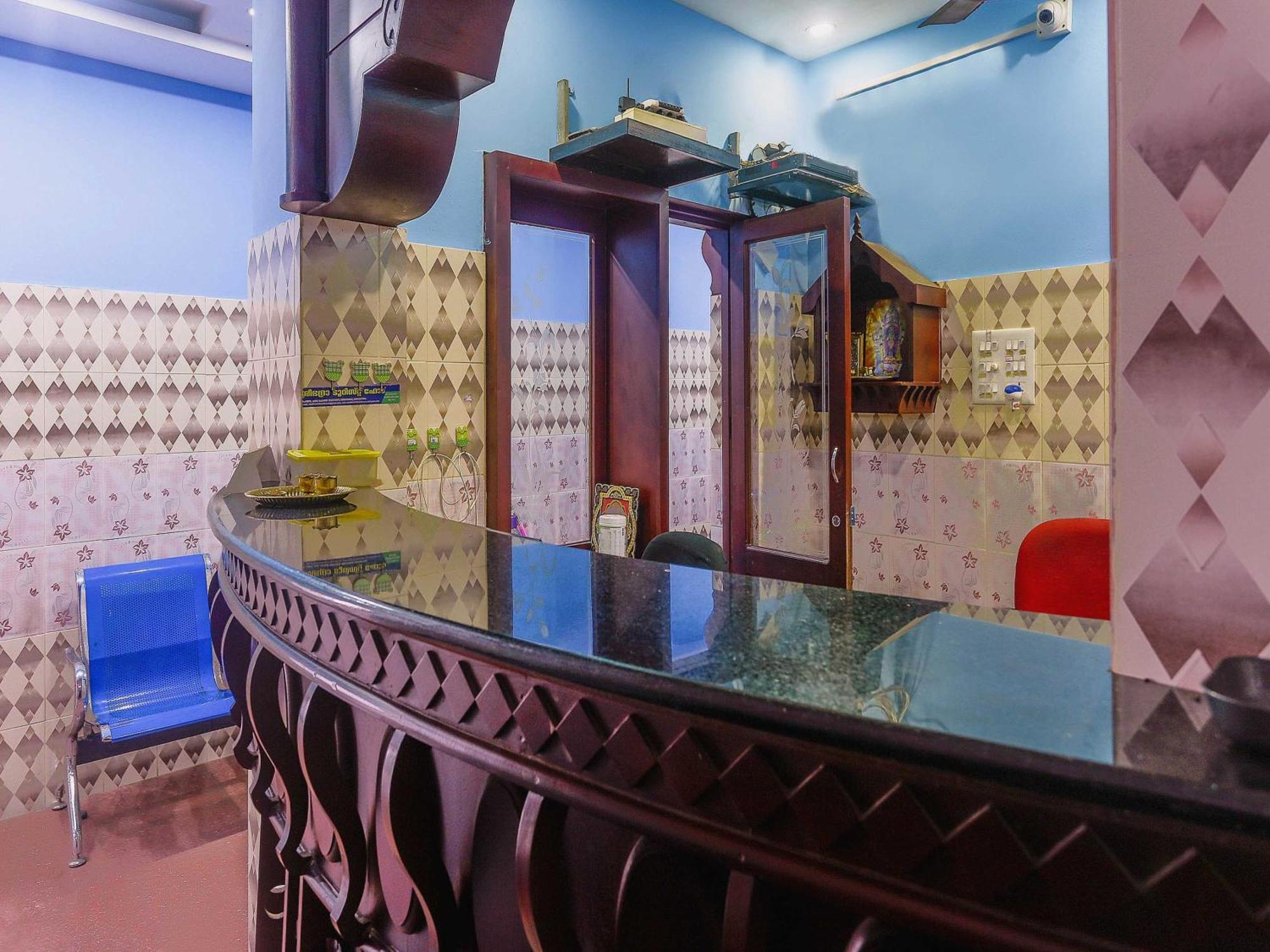 Hotel O Sree Bhadra Tourist Home Колам Екстериор снимка