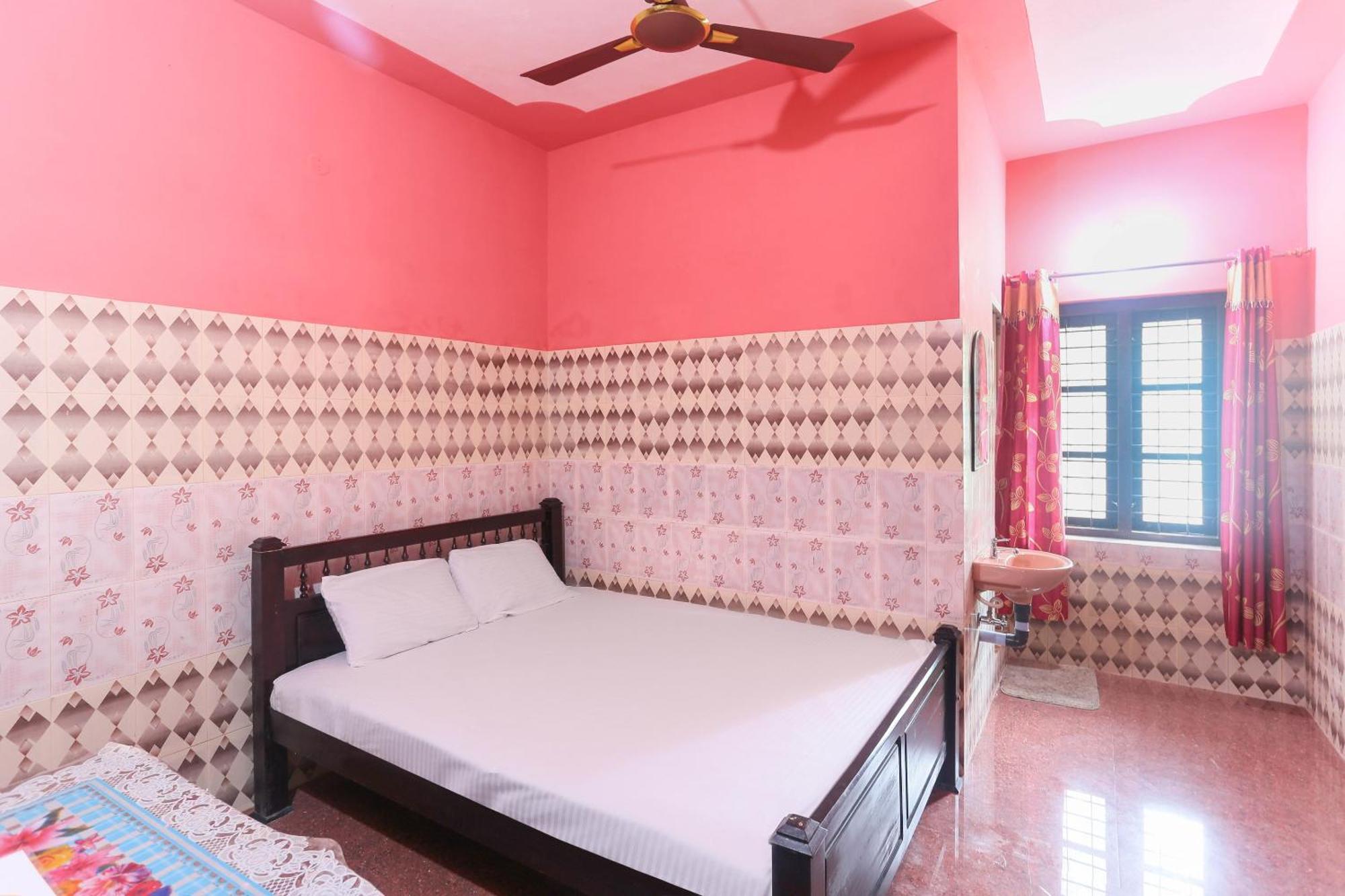 Hotel O Sree Bhadra Tourist Home Колам Екстериор снимка