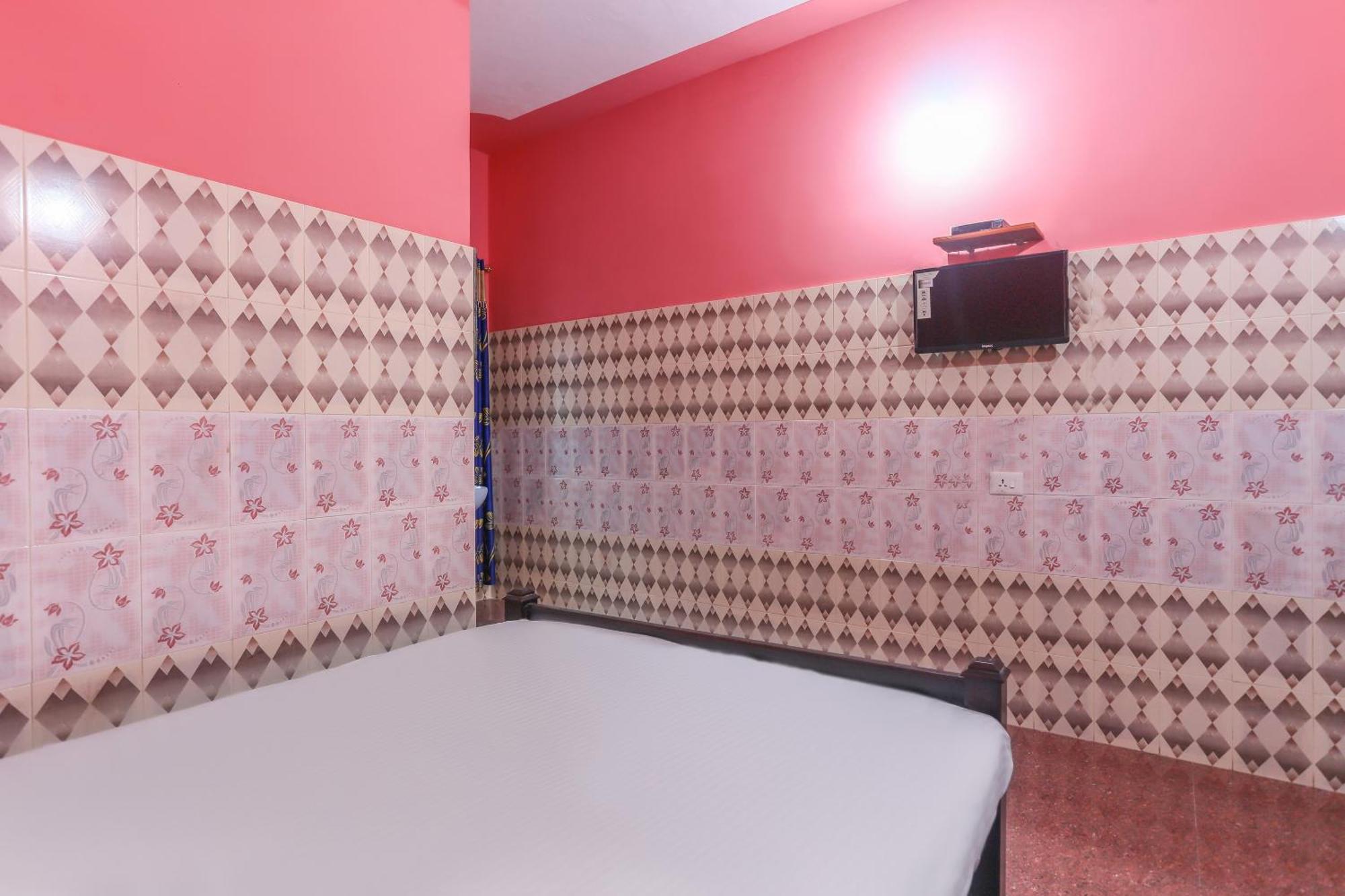 Hotel O Sree Bhadra Tourist Home Колам Екстериор снимка