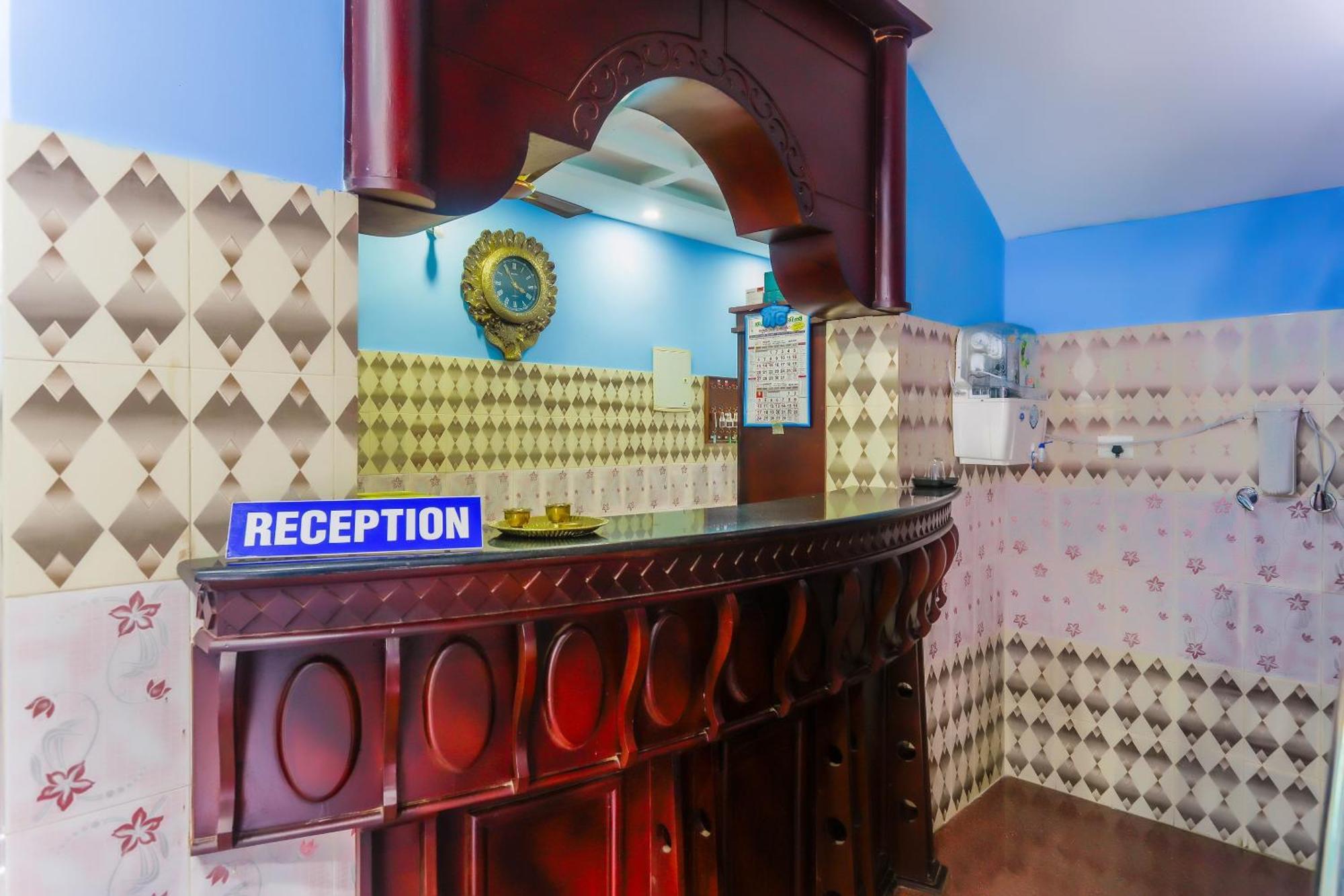 Hotel O Sree Bhadra Tourist Home Колам Екстериор снимка