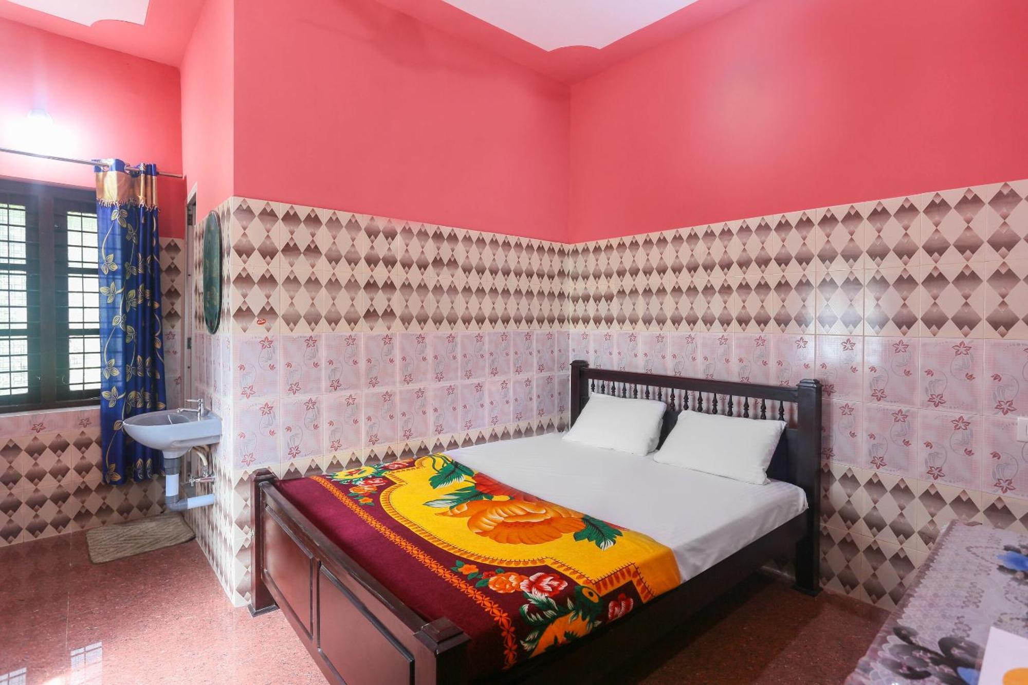 Hotel O Sree Bhadra Tourist Home Колам Екстериор снимка