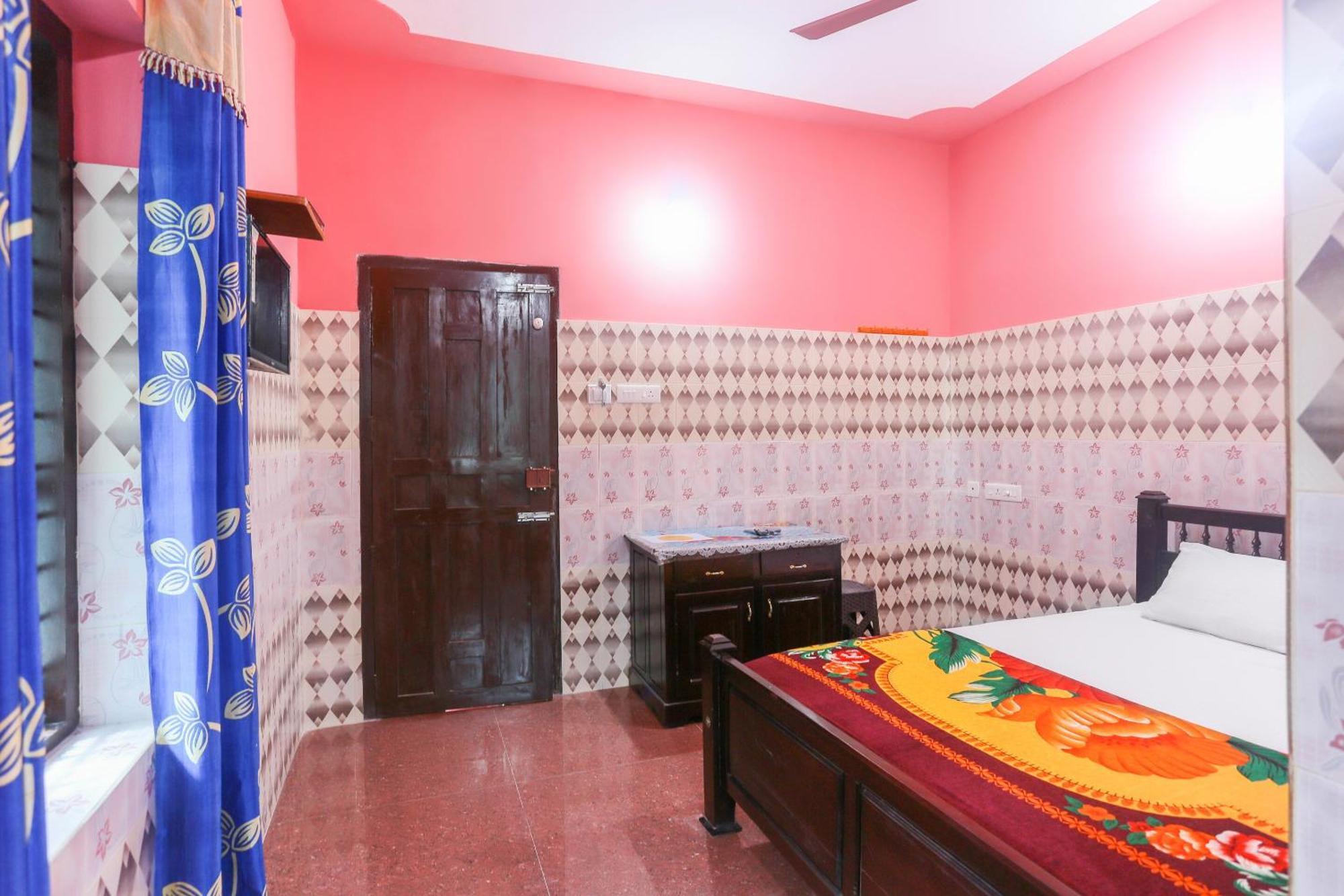 Hotel O Sree Bhadra Tourist Home Колам Екстериор снимка